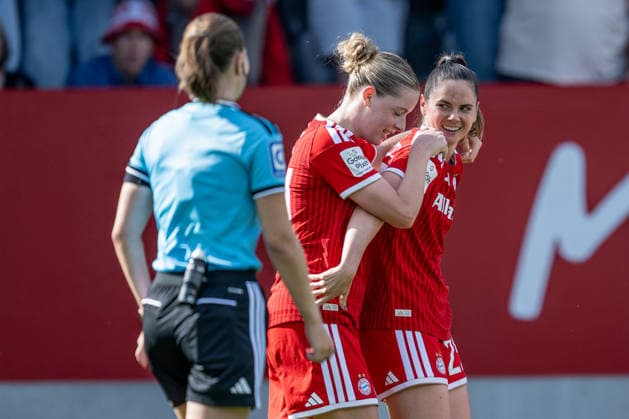 Alara Sehitler of FC Bayern Munich Women (14) celebrates with Sarah Zadrazil of FC Bayern Munich Women (25) after Zadrazil scored her first goal following her return from a cruciate ligament tear in a 5–2 win over GER, FC Bayern Munich Women vs. 1. FC Köln, Soccer, Google Pixel Women’s Bundesliga, Matchday 5, 2026–2027 Season, September 19, 2026 DFL DFB regulations prohibit any use of photographs as image sequences and or quasi-video. Photo: HMB Media, Heike Feiner Copyright: HMBxMedia HeikexFeiner