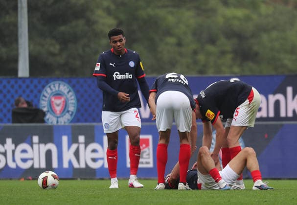 Disappointed Kiel fans after the final whistle: Soccer, Men s, 2026–2027 Season, 2. Bundesliga, Holstein Stadium, Holstein Kiel vs. VfL Osnabrück, 1–1 DFL REGULATIONS PROHIBIT ANY USE OF PHOTOGRAPHS AS IMAGE SEQUENCES AND OR QUASI-VIDEO