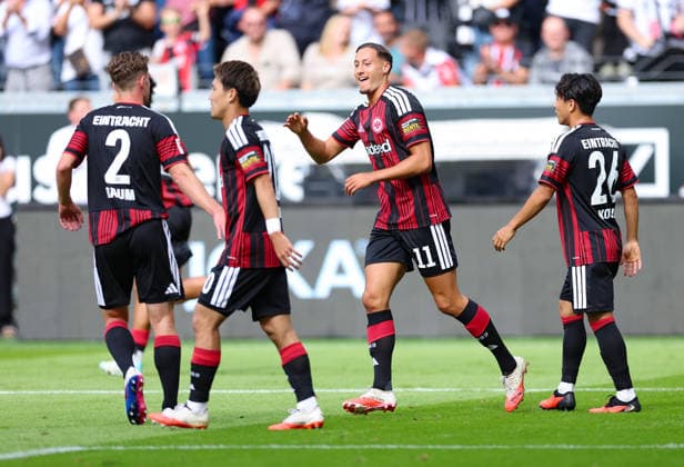 September 19, 2026, Bundesliga, Eintracht Frankfurt vs. SC Freiburg, from left, goal celebration for the 1–0 by Younes Ebnoutalib of Eintracht Frankfurt, goal celebration, celebrating the goal. DFL and DFB regulations prohibit any use of photographs as image sequences and or quasi-video. xdcx Copyright: HMBxMedia Claus