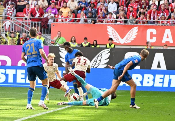 Soccer, 2. Bundesliga, 2026–27 Season, 1 FC Kaiserslautern, September 19, 2026, Fritz Walter Stadium, 1 FC Kaiserslautern (FCK) vs. Eintracht Braunschweig (BS), 1–0. In the Braunschweig penalty area, from left: Kevin EHLERS, Eintracht Braunschweigig, Mika HAAS 1 FC Kaiserslautern, Ibrahim KANATE fck, Goalie Ron Torben HOFFMANN Eintracht Braunschweig, Noah KATTENBACH Eintracht Braunschweig 1 FC Kaiserslautern