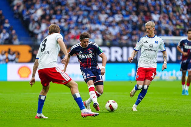 David Moller Wolfe, Hamburger SV, 03; Alessio Castro Montes, 1 FC Köln, 17; Albert Gronbaek, Hamburger SV, 11 GER; Hamburger SV vs. 1 FC Köln, Soccer, Bundesliga 1, Matchday 04, 2026–2027 Season, September 19, 2026 DFL regulations prohibit any use of photographs as image sequences and or quasi-video GER, Hamburger SV vs. 1. FC Köln, Soccer, 1. Bundesliga, Matchday 04, 2026–2027 season, September 19, 2026, Hamburg Copyright: xEibner-Pressefoto MarcelxvonxFehrnx EP_MFN