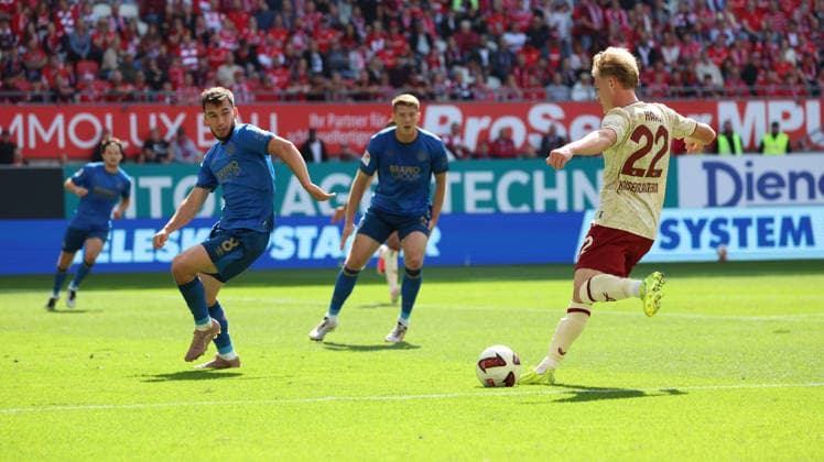 September 19, 2026, xrekx, Soccer 2. Bundesliga, 1 FC Kaiserslautern vs. Eintracht Braunschweig; from left: Mehmet Aydin (Eintracht Braunschweig), Mika Haas (1 FC Kaiserslautern). DFL and DFB regulations prohibit any use of photographs as image sequences and or quasi-video. Kaiserslautern