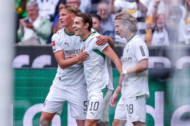 September 19, 2026, Soccer, Borussia Mönchengladbach 1 FSV Mainz 05, Bundesliga 1, Matchday 4, Ista Borussia Park, 2026–27 season Goal celebration after the 1–0 goal by scorer Florian Neuhaus (Borussia Mönchengladbach 10) together with Jan Leszczynski (Borussia Mönchengladbach 05) and Hugo Bolin (Borussia Mönchengladbach 38). DFB regulations prohibit any use of photographs as image sequences and or quasi-video; North Rhine-Westphalia, Germany