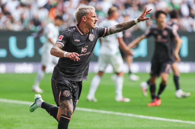 Soccer, Bundesliga 1, Matchday 4: Borussia Mönchengladbach 1, FSV Mainz 05 on September 19, 2026, at Ista Borussia Park in Mönchengladbach. Celebration of the 1-1 goal by Phillip Tietz of Mainz. DFL regulations prohibit any use of photographs as image sequences and or quasi-video xJRx