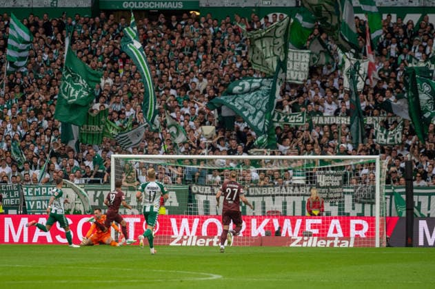 German Soccer 1st Bundesliga, Matchday 4, 2026–2027, Werder Bremen vs. FC Augsburg on September 19, 2026, at the Weserstadion in Bremen; Goal: 0–1 by Robin Fellhauer (FC Augsburg), 19 Copyright: xSvenxHeidmannx