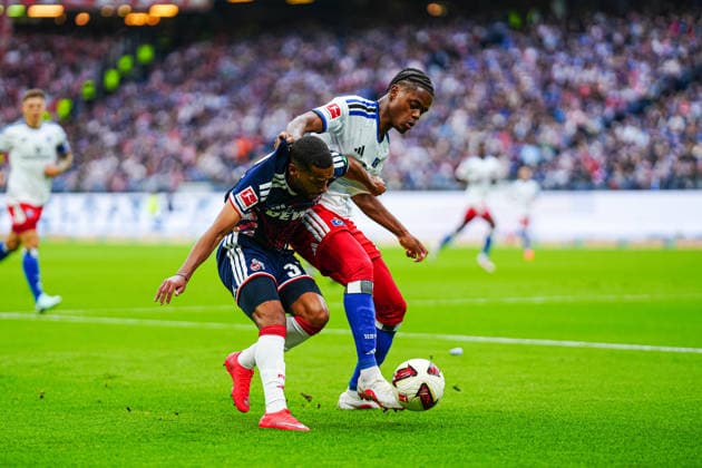 Linton Maina, 1. FC Köln, 37, Warmed Omari, Hamburger SV, 17 GER, Hamburger SV vs. 1. FC Köln, Soccer, Bundesliga 1, Matchday 04, 2026–2027 Season, September 19, 2026 DFL regulations prohibit any use of photographs as image sequences and or quasi-video GER, Hamburger SV vs. 1. FC Köln, soccer, 1. Bundesliga, Matchday 04, 2026–2027 Season, September 19, 2026, Hamburg Copyright: xEibner-Pressefoto MarcelxvonxFehrnx EP_MFN