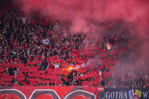 SOCCER REGIONAL LEAGUE NORTHEAST 2026–2027 SEASON, MATCHDAY 10: FC ROT WEISS ERFURT vs. FC ERZGEBIRGE AUE ** FOR EDITORIAL USE ONLY ** FOR EDITORIAL USE ONLY ** September 19, 2026 Erfurt Soccer Northeast Regional League Matchday 10, 2026–2027 Season, Steigerwaldstadion: FC Rot-Weiss Erfurt vs. FC Erzgebirge Aue (photo shows a game interruption due to pyrotechnics in the Erfurt fan section). Germany, Thuringia, Erfurt Copyright SaschaxFromm Copyright: SaschaxFromm doc87o5ahkhapz1n91srw6 ,EDITORIAL USE ONLY Copyright: SaschaxFromm