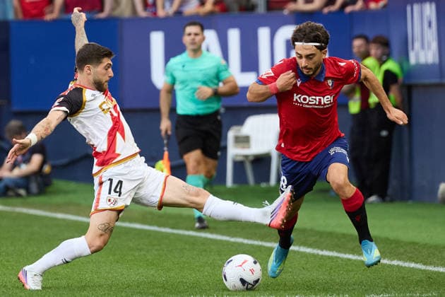 LaLiga EA Sports 2026–27 CA Osasuna vs. Rayo Vallecano Giorgi Tsitaishvili 14 (RAY L) tackles Raúl Moro 18 (OSA R) during the LaLiga EA Sports soccer match between CA Osasuna and Rayo Vallecano played at El Sadar Stadium in Pamplona, Spain, on September 19, 2026. Credit: Inigo Alzugaray, Agencia LOF, Pamplona. LaLiga EA Sports 2026–27: CA Osasuna vs. Rayo Vallecano Copyright: xINIGOxALZUGARAYx