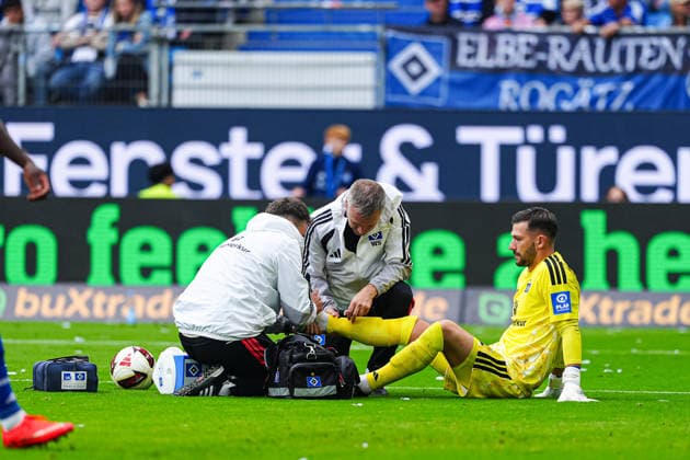 Injury: Daniel Heuer Fernandes, Hamburger SV, September 1, Germany, Hamburger SV vs. 1. FC Köln, Soccer, Bundesliga 1, Matchday 4, 2026–2027 Season, September 19, 2026 DFL regulations prohibit any use of photographs as image sequences and or quasi-video GER, Hamburger SV vs. 1. FC Köln, soccer, 1. Bundesliga, Matchday 4, 2026–2027 season, September 19, 2026, Hamburg Copyright: xEibner-Pressefoto MarcelxvonxFehrnx EP_MFN