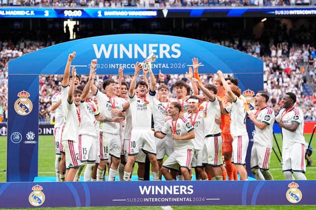 September 19, 2026, Madrid, Madrid, Spain: Players of Real Madrid celebrate with the trophy during the Under-20 Intercontinental Cup Final 2026, football match between Real Madrid and Santiago Wonders at Bernabeu stadium on September 19, 2026, in Madrid, Spain. Madrid Spain - ZUMAa181 20260919_zaa_a181_130 Copyright: xOscarxJ.xBarrosox