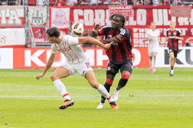 1 Bundesliga: Eintracht Frankfurt vs. SC Freiburg, September 19, 2026. Lilian Brassier (Eintracht Frankfurt, No. 3) and Igor Matanovic (SC Freiburg, No. 31) battle for the ball, Eintracht Frankfurt vs. SC Freiburg, Frankfurt, Deutsche Bank Park, September 19, 2026 Copyright: xBEAUTIFULxSPORTS Gawlikx