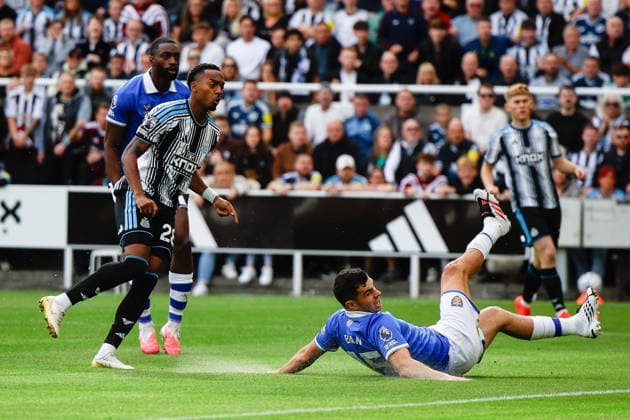 Newcastle United v Hull City, Premier League Joe Willock of Newcastle United scores his sides first goal of the match 1-0 during the Newcastle United v Hull City Premier League match at St. James Park, Newcastle Upon Tyne, England on 19 September 2026 Credit: Craig Cowan Every Second Media Editorial use only. All images are copyright Every Second Media Limited. No images may be reproduced without prior permission. All rights reserved. Premier League and Football League images are subject to licensing agreements with Football DataCo Limited. see https: www.football-dataco.com Copyright: xIMAGO EveryxSecondxMediax ESM-2174-0061 CraigxCowanx xEveryxSecondxMediax