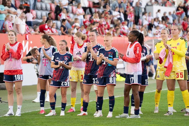 The players from 1 FC Köln—Taylor Ziemer (18, Cologne), Laura Donhauser (25, Cologne), Marina Hegering (33, Cologne), Laura Vogt (8, Cologne), Lisa Schmitz (1, Cologne) thank the fans after the Google Pixel Women’s Bundesliga match between FC Bayern Munich and 1 FC Köln on September 19, 2026, at the FC Bayern Campus in Munich, Bavaria, Germany