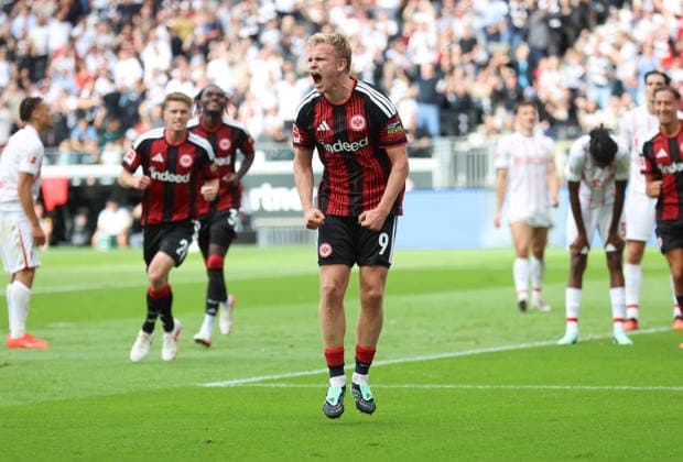 September 19, 2026, Bundesliga Soccer, Eintracht Frankfurt vs. SC Freiburg, from left, goal celebration for the 2–1 goal by Jonathan Burkardt (Eintracht Frankfurt), goal celebration, celebrating the goal. DFL and DFB regulations prohibit any use of photographs as image sequences and or quasi-video. xdcx Copyright: HMBxMedia Claus