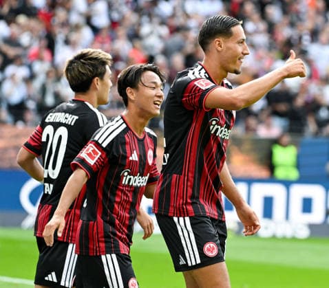 September 19, 2026, xpsx, Soccer, Bundesliga 1, Eintracht Frankfurt vs. SC Freiburg: Celebrating the goal, goal celebration for the 1–0 goal scored by Younes Ebnoutalib, Eintracht Frankfurt. DFL and DFB regulations prohibit any use of photographs as image sequences and or quasi-video. Eintracht Frankfurt
