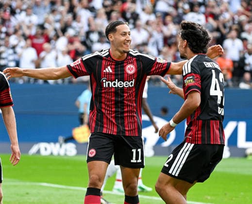 September 19, 2026, xpsx, Soccer, Bundesliga 1, Eintracht Frankfurt vs. SC Freiburg—celebrating the goal, goal celebration for the 1-0 goal scored by Younes Ebnoutalib of Eintracht Frankfurt, Can Uzun, Eintracht Frankfurt. DFL and DFB regulations prohibit any use of photographs as image sequences and or quasi-video. Eintracht Frankfurt