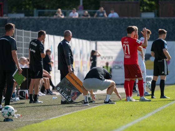 Coach Sascha Hildmann of SSV Jahn Regensburg looks distraught on the sideline after a missed scoring opportunity; frustration, disappointment, emotion, gestures, coaching, sympathy; GER, soccer, VfB Stuttgart II vs. SSV Jahn Regensburg, 3. Liga, Matchday 7, 2026–2027 season, September 19, 2026 GER, soccer, VfB Stuttgart II vs. SSV Jahn Regensburg, 3. Liga, Matchday 7, 2026–2027 season, September 19, 2026 Aspach Copyright: xCarstenxSchweringx EP_CSG