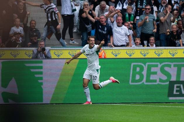 Borussia Monchengladbach v 1. FSV Mainz 05 - Bundesliga 10 Florian NeuhausãÄÄof Borussia Monchengladbach celebrates after scoring during the Bundesliga match between Borussia Monchengladbach and 1. FSV Mainz 05 at ista-Borussia-Park on September 19, 2026 in Monchengladbach, Germany. Monchengladbach ista-Borussia-Park North Rhine-Westphalia Germany Copyright: xTaiseixIwamotox