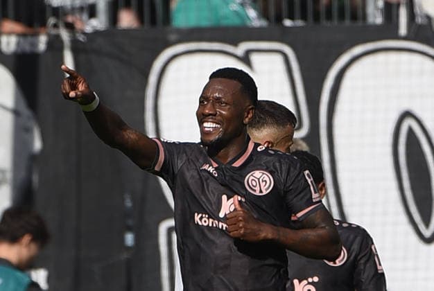 September 19, 2026, xhbx, Soccer, Bundesliga 1, Borussia Mönchengladbach 1 FSV Mainz 05 v l Goal celebration, Goal celebration, celebrating the goal 1-2 by Sheraldo Becker, FSV Mainz 05. DFL and DFB regulations prohibit any use of photographs as image sequences and or quasi-video. Mönchengladbach