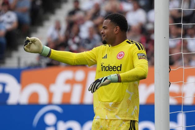 Goalkeeper Noah Atubolu of Eintracht Frankfurt directs the defensive wall, September 19, 2026, Bundesliga, 2026–27 season, Eintracht Frankfurt vs. SC Freiburg, Deutsche Bank Park, Matchday 4
