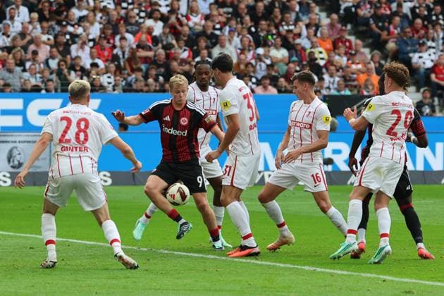 Goal to make it 2–1 by Jonathan Burkhardt, Jonathan Michael Jonny Burkardt, Jonny Burkardt, Eintracht Frankfurt, No. 9, from the scramble in front of the goal defended by goalkeeper Mio Backhaus of SC Freiburg, 1, Eintracht Frankfurt vs. SC Freiburg, Bundesliga, BL, 2026–2027 season, Match 4, September 19, 2026, Frankfurt, Deutsche Bank Park, Germany