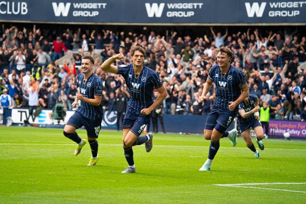 Caleb Taylor opens the scoring during the Championship match between Millwall and West Ham at the The Den in London UK (Elliot Legg Sports Press Photo) Copyright: x(ElliotxLegg SportsxPressxPhoto)x Sportspressphoto_SPR234536