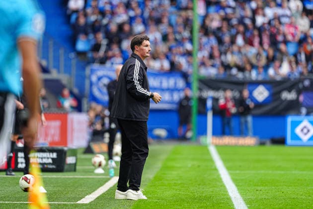 Merlin Polzin, Hamburger SV, Coach (GER), Hamburger SV vs. 1. FC Köln, Soccer, Bundesliga 1, Matchday 4, 2026–2027 Season, September 19, 2026 DFL regulations prohibit any use of photographs as image sequences and or quasi-video GER, Hamburger SV vs. 1. FC Köln, soccer, 1. Bundesliga, Matchday 4, 2026–2027 Season, September 19, 2026, Hamburg Copyright: xEibner-Pressefoto MarcelxvonxFehrnx EP_MFN