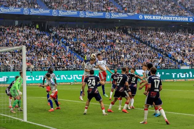 1-0 Goal scored by Capaldo Nicolás Moller Wolfe David (HSV) off a header; Marvin Schwäbe (Cologne) had no chance. Germany, Hamburg, Volksparkstadion, soccer, Bundesliga 1, Hamburger SV 1 FC Cologne