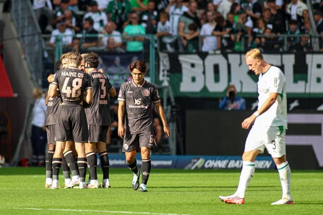 September 19, 2026, Germany, Soccer, Men s, Bundesliga, 1. Bundesliga, 2026–2027 season, VfL Borussia Mönchengladbach vs. FSV Mainz 05: Sheraldo Becker (M05) celebrates the goal, cheering with his team after the score became 1–2 Copyright: xSvenxHanischx