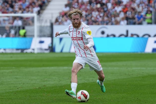 Niklas Beste, SC Freiburg, 19 on the ball, Germany, soccer, Bundesliga 1, Matchday 4, 2026–2027, Eintracht Frankfurt vs. SC Freiburg, September 19, 2026, Deutsche Bank Park, Frankfurt, Frankfurt, Deutsche Bank Park, Hesse, Germany Copyright: xArnexAmbergx