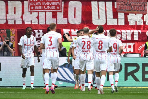 Soccer, Bundesliga 1, Matchday 4: Eintracht Frankfurt vs. SC Freiburg on September 19, 2026, at Deutsche Bank Park in Frankfurt. Celebration of the 2-2 goal by Yuito Suzuki of Freiburg. DFL regulations prohibit any use of photographs as image sequences and or quasi-video. xJKx
