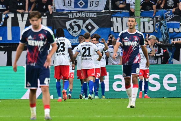 September 19, 2026, German Soccer, Men s, 1st Division, Matchday 4, 2026–2027 Season, Hamburg, Hamburger SV vs. 1. FC Köln: Yussuf Poulsen (HSV, No. 15) scores the goal to make it 2–0 for Hamburg and celebrates with the team. DFB and DFL regulations prohibit any use of photographs as image sequences and or quasi-video. Hamburg Volksparkstadion, Hamburg, Germany Copyright: xnordphotoxGmbH xWitkex