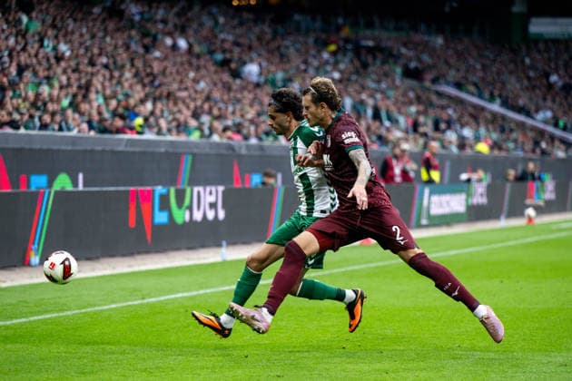 September 19, 2026, GER, Soccer, Men s, 1. Bundesliga, 2026–2027 Season, Matchday 4, SV Werder Bremen vs. FC Augsburg. Eren Dinkci (Werder Bremen, 18) in a tackle with Calvin Brackelmann (FC Augsburg, 02). DFB and DFL regulations prohibit any use of photographs as image sequences and or quasi-video. Weserstadion, Bremen, Germany Copyright: xNordphoto Memmlerx