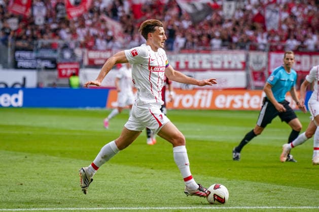 German Soccer Bundesliga 2026–2027, Matchday 4: Eintracht Frankfurt vs. SC Freiburg at Deutsche Bank Park, Frankfurt; Maximilian Eggestein (SC Freiburg), No. 8 on the ball Copyright: xJOERANxSTEINSIEKx