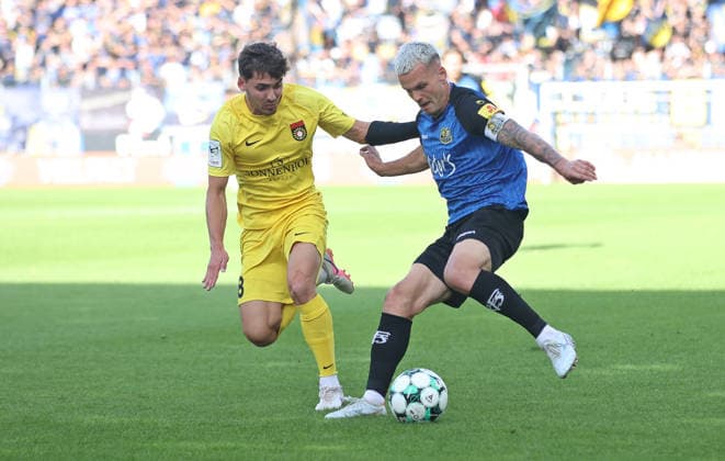 September 19, 2026, Soccer, Men s, 3rd Division, 2026–2027 Season, 1 FC Saarbrücken vs. SG Sonnenhof Großaspach, Elias Rahn (SG Sonnenhof Großaspach) vs. Florian Pick (1 FC Saarbrücken), Saarbrücken, Ludwigsparkstadion, Saarland, Germany Copyright: xFabianxKleerx