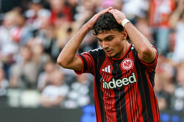 Soccer, Bundesliga 1: Eintracht Frankfurt vs. SC Freiburg on September 19, 2026, at Deutsche Bank Park in Frankfurt. Can Uzun, Frankfurt 42: dissatisfied, disappointed, disheartened, dejected MH