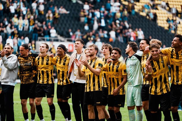 Germany Soccer 3rd Division 2026–2027, Matchday 7: Alemannia Aachen vs. Fortuna Düsseldorf at Tivoli Aachen; the team with the fans in the Werner Fuchs Stand; victory, Cheering, Celebrating, Fans, Victory, Emotions, Manuel Riemann (Alemannia Aachen), 1, Mehdi Loune (Alemannia Aachen), 10, Jonas Oehmichen (Alemannia Aachen), 44, Mika Schroers (Alemannia Aachen), 27 Copyright: xThiemoxRudolphx