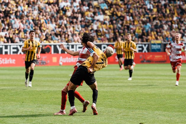 Germany Soccer 3rd Division 2026–2027, Matchday 7: Alemannia Aachen vs. Fortuna Düsseldorf at Tivoli Aachen—duel, battle for the ball, head-to-head, attack, tackle—Lukas Scepanik (Alemannia Aachen, No. 7) and Anas Slimani (Fortuna Düsseldorf, No. 34) Copyright: xThiemoxRudolphx
