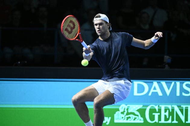 Finland s Otto Virtanen returns the ball to Monaco s Valentin Vacherot (not in picture) during their Davis Cup World Group I singles match between Finland and Monaco in Espoo, Finland, on September 19, 2026. - HEIKKI SAUKKOMAA Espoo Finland JRTywgAWOeU  Copyright: xHeikkixSaukkomaax JRTywgAWOeU
