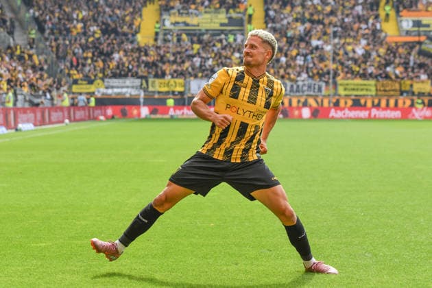 Lukas Scepanik of Alemannia Aachen, 7, celebrates his goal to make it 1–0; celebration, goal celebration, scoring a goal, celebrating the goal, goal, celebration, celebrating the goal, optimistic, action, 09 19 2026, Aachen, Germany, soccer, 3rd League, TSV Alemannia Aachen vs. Fortuna Düsseldorf, soccer, 3rd League, TSV Alemannia Aachen vs. Fortuna Düsseldorf, DFB and DFL regulations prohibit any use of photographs as image sequences and or quasi-video xmhx