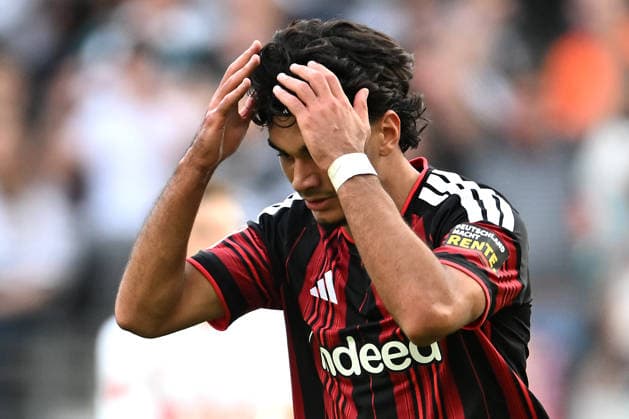 Soccer, Bundesliga 1, Matchday 4: Eintracht Frankfurt vs. SC Freiburg on September 19, 2026, at Deutsche Bank Park in Frankfurt. Can Uzun, Frankfurt. DFL regulations prohibit any use of photographs as image sequences and or quasi-video. xJKx