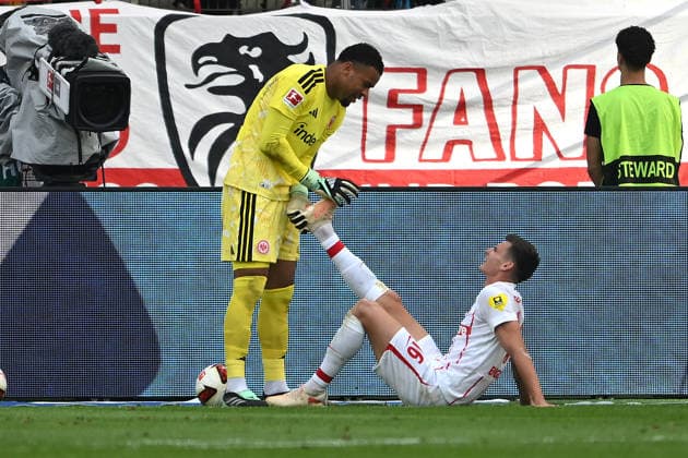 Soccer, Bundesliga 1, Matchday 4: Eintracht Frankfurt vs. SC Freiburg on September 19, 2026, at Deutsche Bank Park in Frankfurt. Noah Atubolu (Frankfurt, left), Yannik Engelhardt (Freiburg, right). DFL regulations prohibit any use of photographs as image sequences and or quasi-video. xJKx