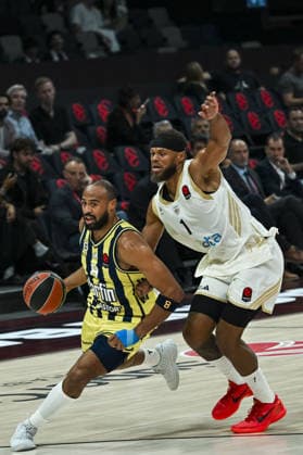 Fenerbahce Tarfin v Dubai Basketball - EuroLeague Basketball SuperCup ABU DHABI, UNITED ARAB EMIRATES - SEPTEMBER 19: Talen Horton-Tucker (L) of Fenerbahce Tarfin in action against Justin Anderson (R) of Dubai Basketball during the EuroLeague Basketball SuperCup third-place game between Dubai Basketball and Fenerbahce Tarfin at Etihad Arena in Abu Dhabi, United Arab Emirates, on September 19, 2026. Hassan al Raisi Anadolu Abu Dhabi United Arab Emirates. Editorial use only. Please get in touch for any other usage.  Copyright: x2026xAnadoluxHassanxalxRaisix
