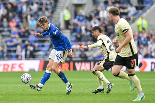 19th September 2026; Everton Stadium, Liverpool, England; Premier League Football, Everton versus Ipswich Town; Harrison Armstrong of Everton controls the ball while under pressure LeexDurkin