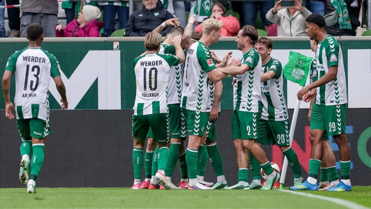 SV Werder Bremen players celebrating a goal, cheering, jubilant, optimistic, game action, highlight, joy over the 3-2 goal, DFL REGULATIONS PROHIBIT ANY USE OF PHOTOGRAPHS AS STILL IMAGES AND OR VIDEO-LIKE PHOTO SEQUENCES DFL REGULATIONS PROHIBIT ANY USE OF PHOTOGRAPHS AS IMAGE SEQUENCES AND OR QUASI-VIDEO, September 19, 2026, Bremen, Germany, soccer, Bundesliga, SV Werder Bremen vs. FC Augsburg xobx