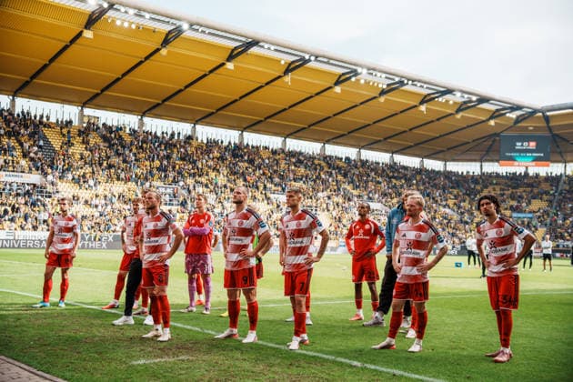 German Soccer 3rd Division 2026–2027, Matchday 7: Alemannia Aachen vs. Fortuna Düsseldorf at Tivoli Aachen—The team among the away fans: disappointment, frustration, defeat, applause, bewilderment Copyright: xThiemoxRudolphx