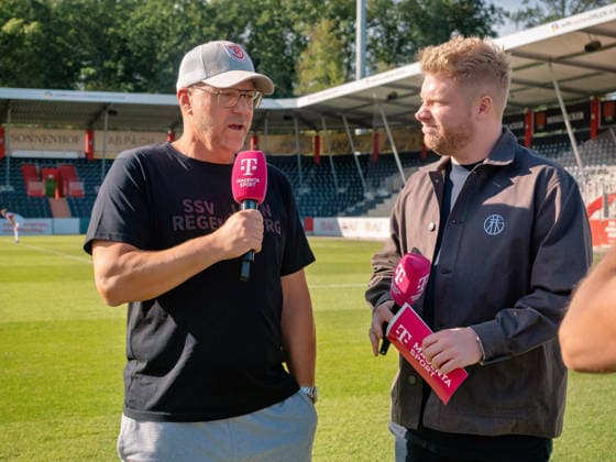 Postgame interview with SSV Jahn Regensburg coach Sascha Hildmann at the microphone, statement on the sponsor board, postgame report, gestures, GER, soccer, VfB Stuttgart II vs. SSV Jahn Regensburg, 3. Liga, Matchday 7, 2026–2027 season, September 19, 2026 GER, Soccer, VfB Stuttgart II vs. SSV Jahn Regensburg, 3rd Division, Matchday 7, 2026–2027 season, September 19, 2026 Aspach Copyright: xCarstenxSchweringx EP_CSG