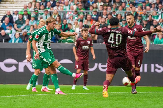 Niklas Füllkrug scores the 2-2 goal for Werder Bremen. Werder Bremen, 10, goal celebration, emotions, joy, German soccer, Bundesliga, 2026–27 season, Matchday 4, September 19, 2026, Werder Bremen vs. FC Augsburg, Weserstadion, Bremen Copyright: xLeonxFrickx