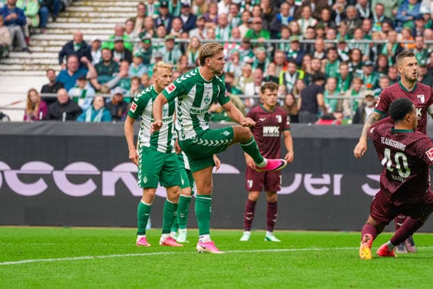 Niklas Füllkrug scores the 2-2 goal for Werder Bremen. Werder Bremen, 10, goal celebration, emotions, joy, German soccer, Bundesliga, 2026–27 season, Matchday 4, September 19, 2026, Werder Bremen vs. FC Augsburg, Weserstadion, Bremen Copyright: xLeonxFrickx
