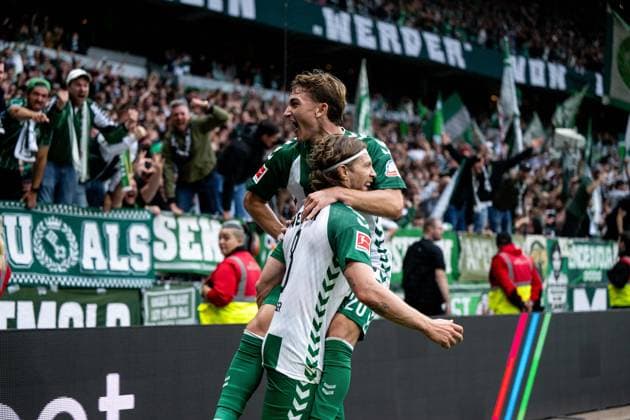 September 19, 2026, GER, Soccer, Men s, 1. Bundesliga, 2026–2027 Season, Matchday 4, SV Werder Bremen vs. FC Augsburg Mitchell Weiser (Werder Bremen, 08) and Chuki (Werder Bremen, 20) celebrate the goal that made it 3–2. DFB and DFL regulations prohibit any use of photographs as image sequences and or quasi-video. Weserstadion, Bremen, Germany Copyright: xNordphoto Memmlerx